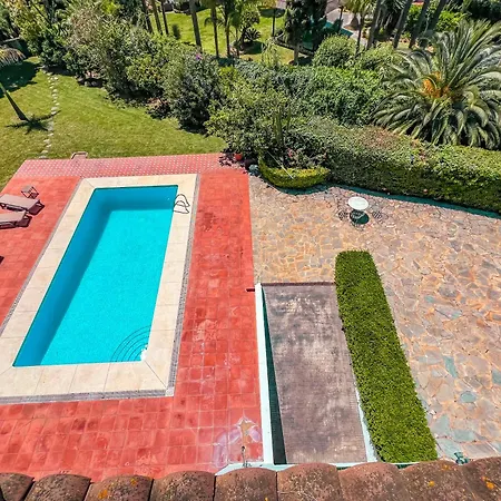 Gran Con Piscina Cerca De Puerto Banus